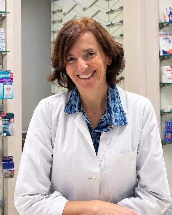 La dott.ssa Maria Cristina Fiorito, farmacista, al banco
